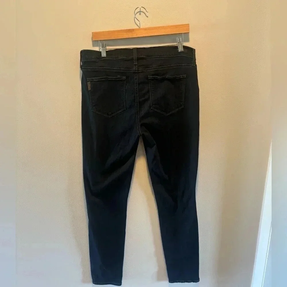 PAIGE Skyline Midrise Skinny Maternity Jeans - Picture 5 of 12